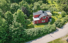 4 Bedroom Pet Friendly Home In Fengersfors Fengersfors